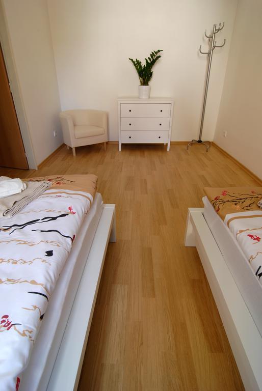 Fontana Pizzeria - Pension Ceske Budejovice Habitación foto