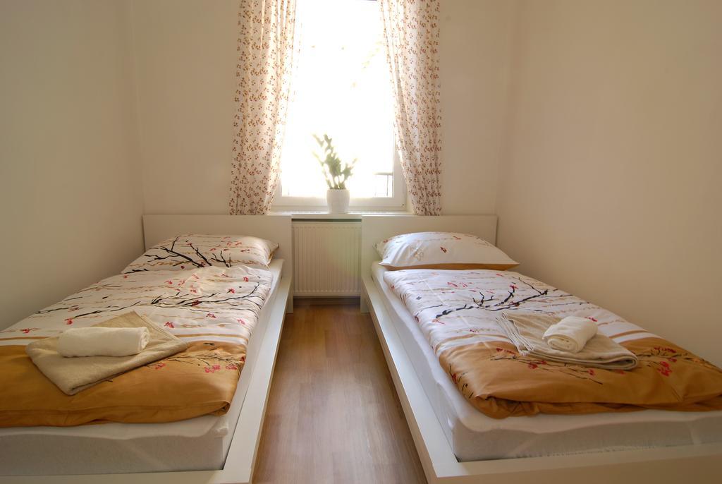 Fontana Pizzeria - Pension Ceske Budejovice Habitación foto