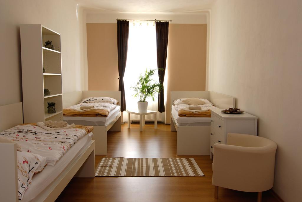 Fontana Pizzeria - Pension Ceske Budejovice Habitación foto