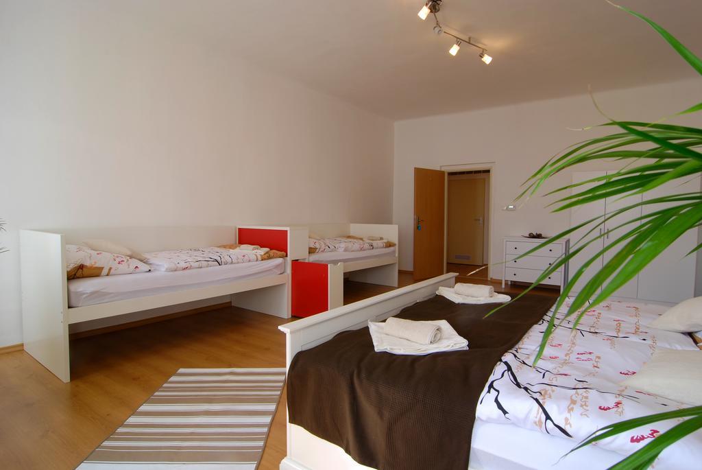 Fontana Pizzeria - Pension Ceske Budejovice Habitación foto