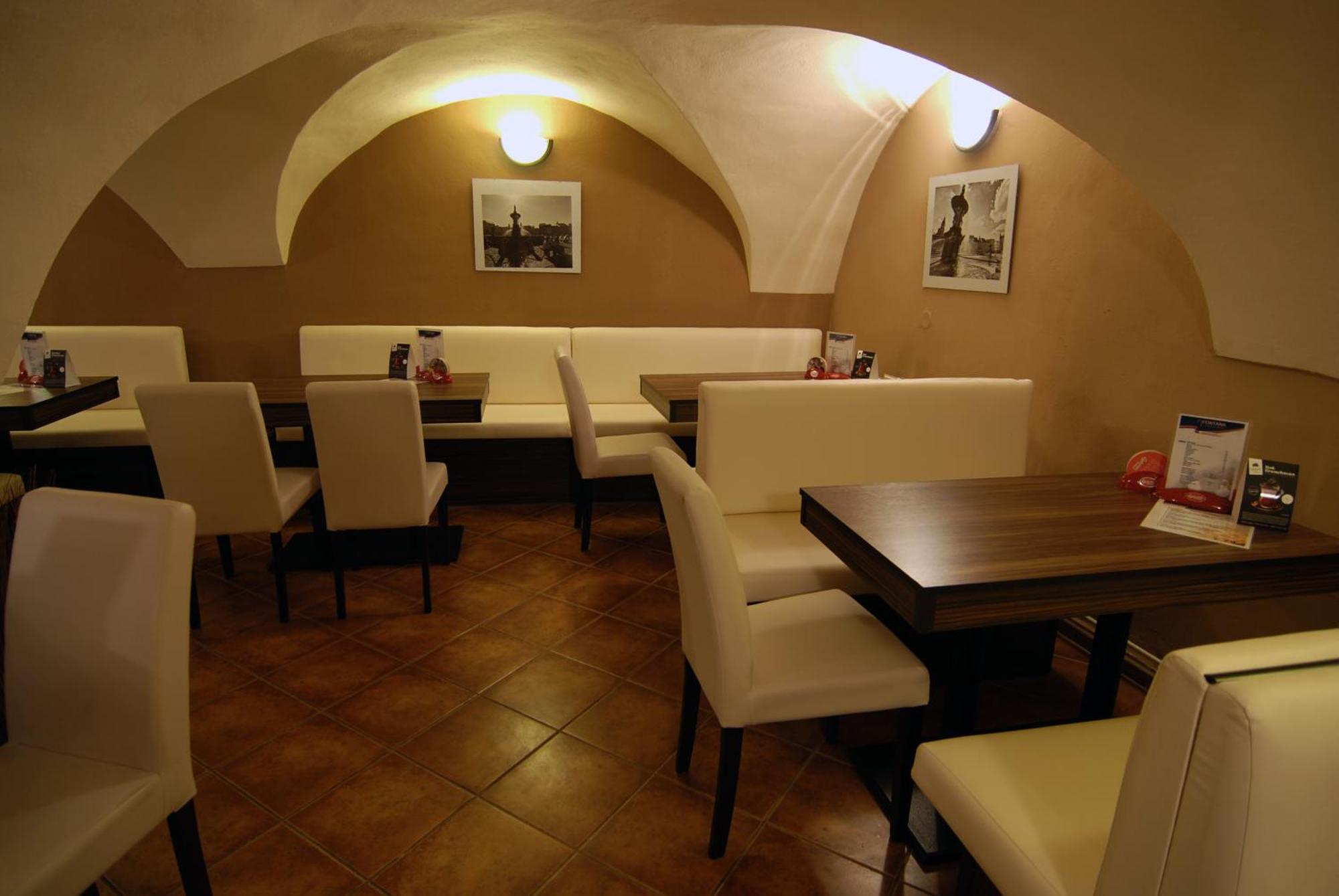 Fontana Pizzeria - Pension Ceske Budejovice Exterior foto